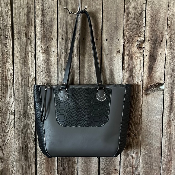 Handmade Gray and Black Leather Tote Bag 💼 - Picture 9 of 15